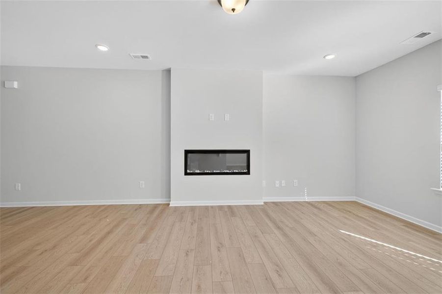 Spacious, unfurnished interior of a new home in Franklin Manor, Lawrenceville (Image 42).