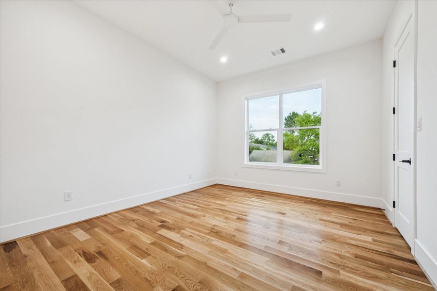 Spacious, unfurnished interior of a new home in , Houston (Image 42).