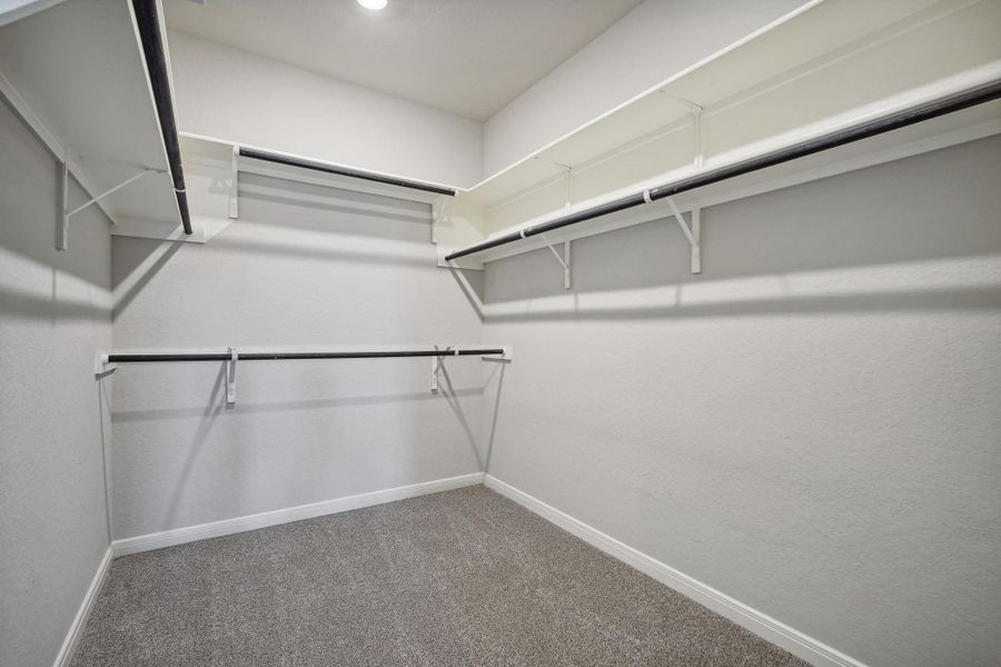 Spacious, unfurnished interior of a new home in Kingdom Heights, Rosenberg (Image 33).