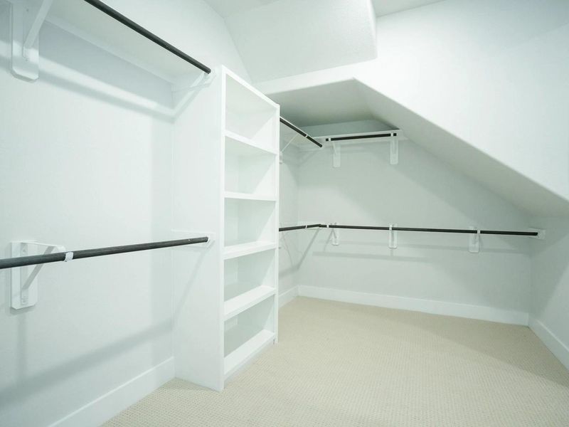 Spacious, unfurnished interior of a new home in Lago Mar, Texas City (Image 12).