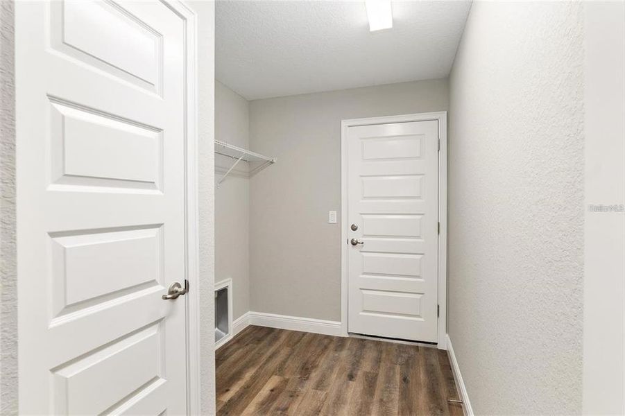 Spacious, unfurnished interior of a new home in , Ocala (Image 33).