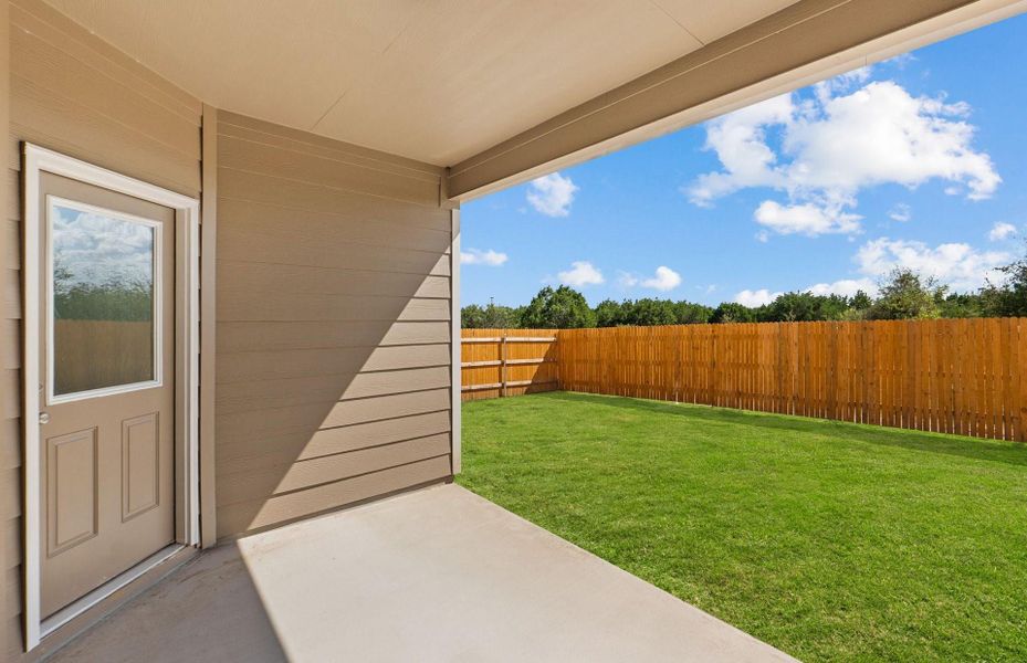 Exterior details and patio area of a home in Skyview, Belton (Image 19).
