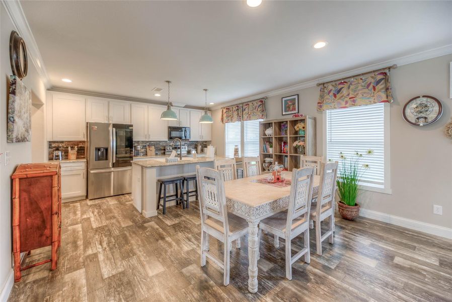 Beautiful kitchen with updated appliances!