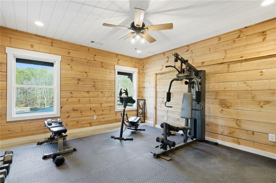 Community amenities in , Talking Rock (Image 77).