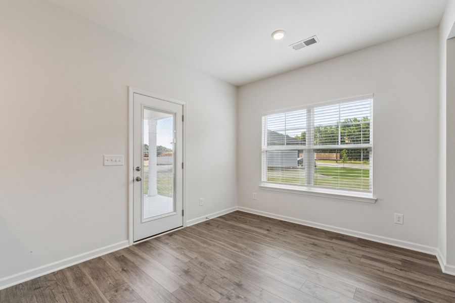 Spacious, unfurnished interior of a new home in Stillwater, Tullahoma (Image 13).
