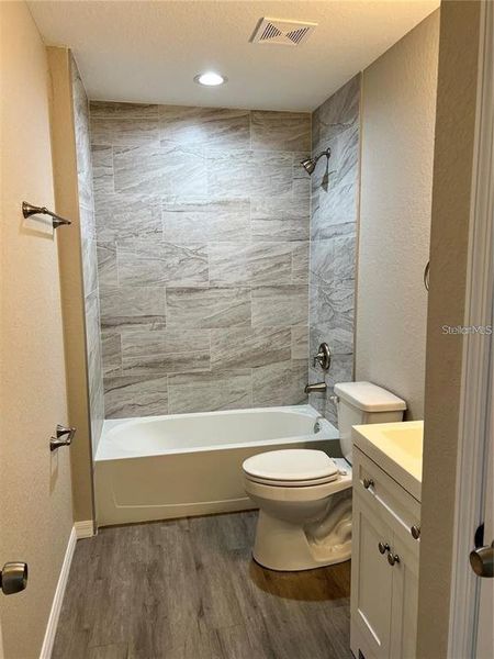 Furnished interior view inside a new home in , Arcadia (Image 7).