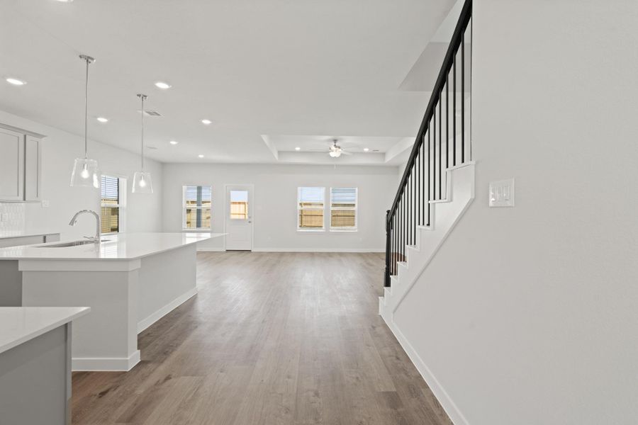 Spacious, unfurnished interior of a new home in Sunterra Lakes, Brookshire (Image 24).