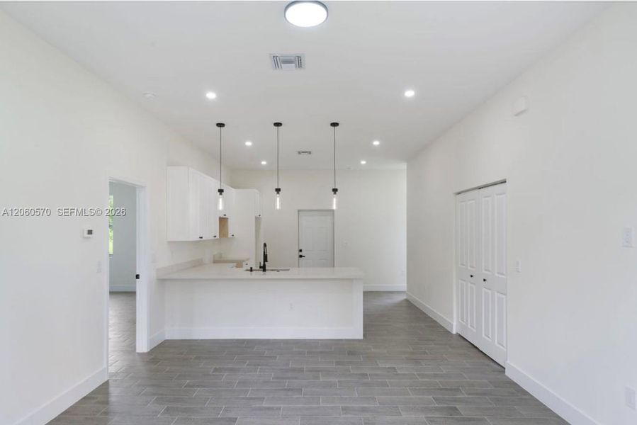 Spacious, unfurnished interior of a new home in , Lehigh Acres (Image 40).