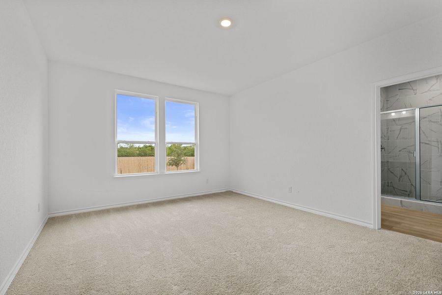 Spacious, unfurnished interior of a new home in Nopal Valley, San Antonio (Image 19). Spacious, unfurnished interior of a new home in Nopal Valley, San Antonio (Image 19).