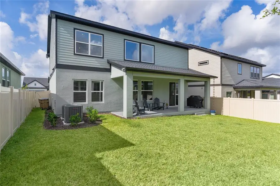 Exterior details and patio area of a home in , Clermont (Image 30).
