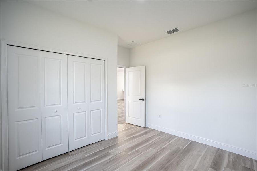 Spacious, unfurnished interior of a new home in , Ocala (Image 28).