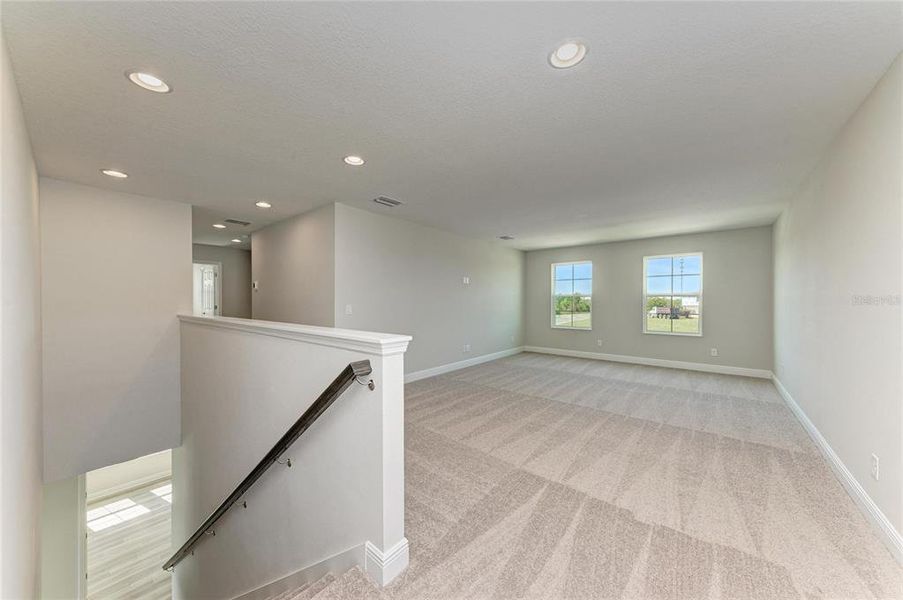 Spacious, unfurnished interior of a new home in Mirada, San Antonio (Image 21).