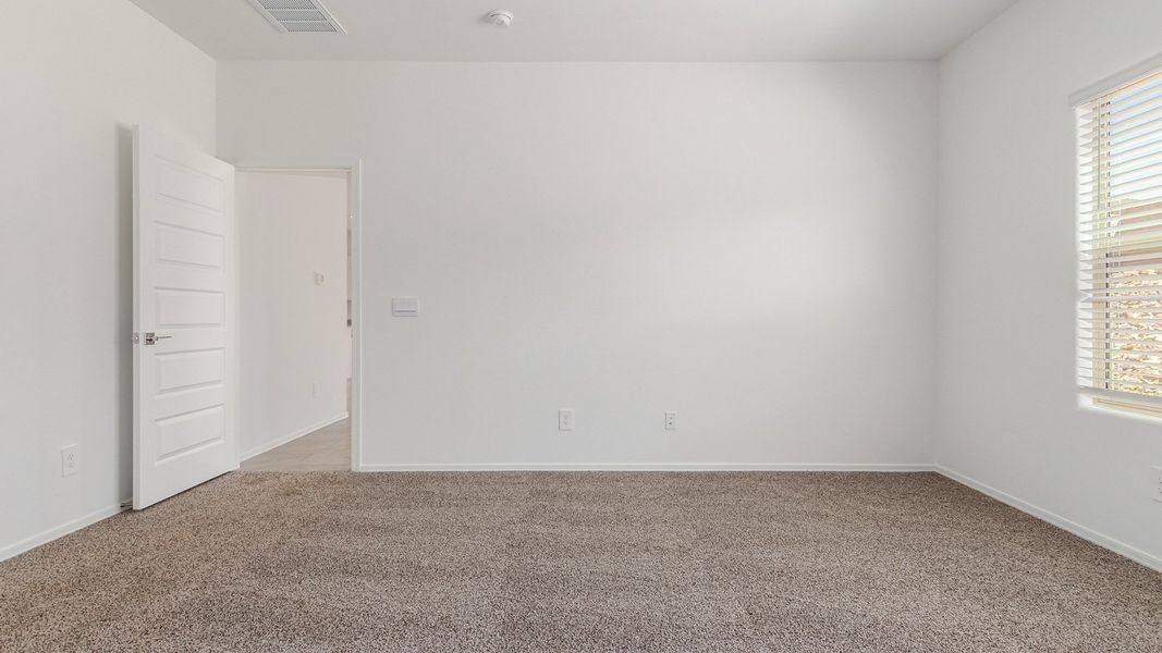 Spacious, unfurnished interior of a new home in Sycamore Vista, Vail (Image 24).