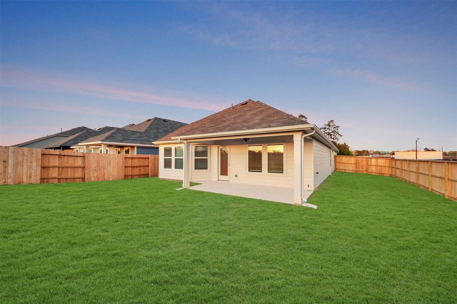 Exterior details and patio area of a home in Moran Ranch, Willis (Image 25).