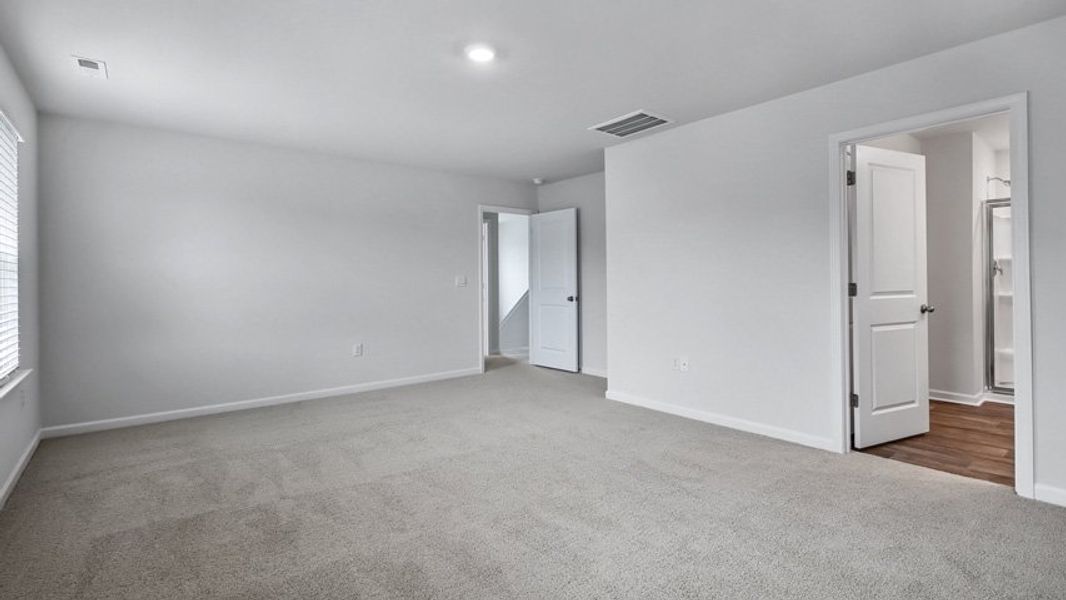 Spacious, unfurnished interior of a new home in Wilson's Ridge, Wilson's Mills (Image 25).