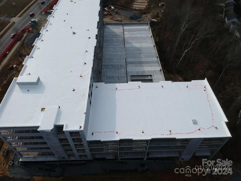 Condo located in Prosperity, Charlotte, highlighting architectural design (Image 4).