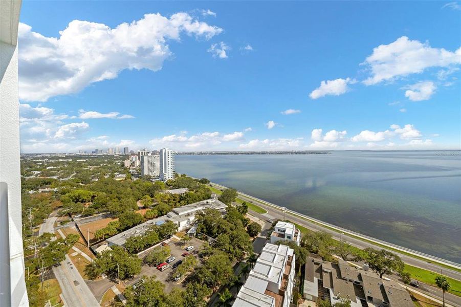Image 83 of a home in Altura Bayshore. Image 83 of a home in Altura Bayshore.