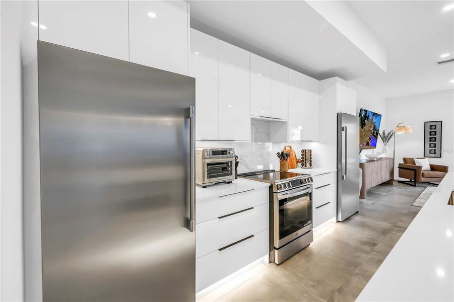 Furnished interior view inside a new home in , Sarasota (Image 9).