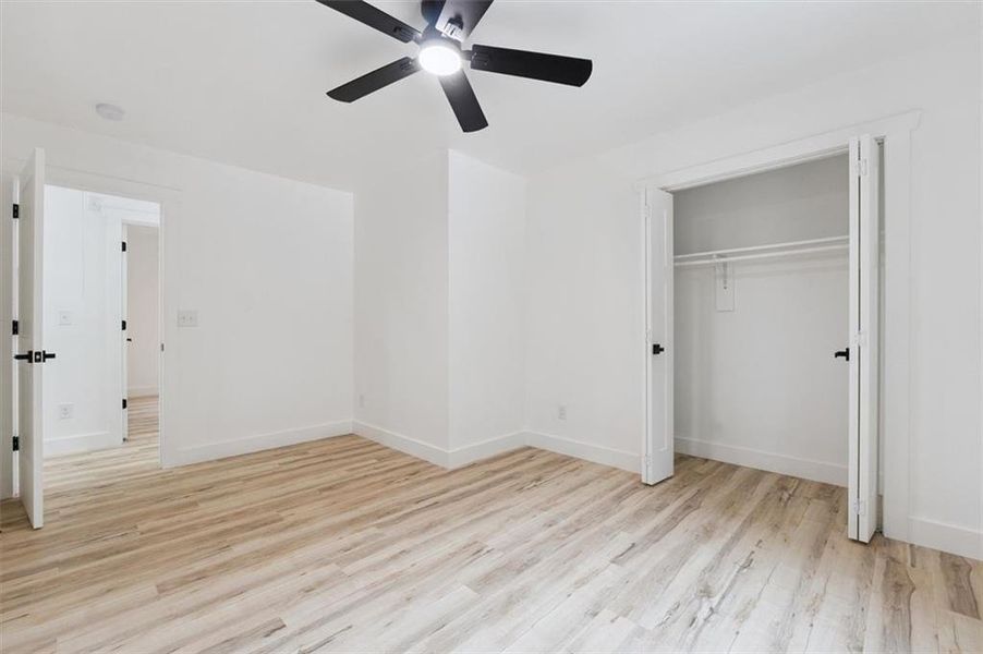 Spacious, unfurnished interior of a new home in , Gainesville (Image 13).