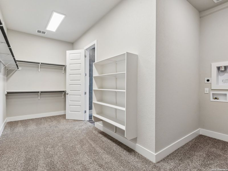 Spacious, unfurnished interior of a new home in Weltner Farms 60’s, New Braunfels (Image 22).