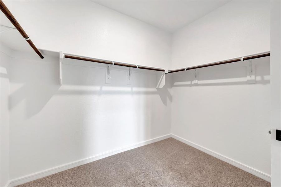 Spacious, unfurnished interior of a new home in Rolling Ridge, Van Alstyne (Image 22).