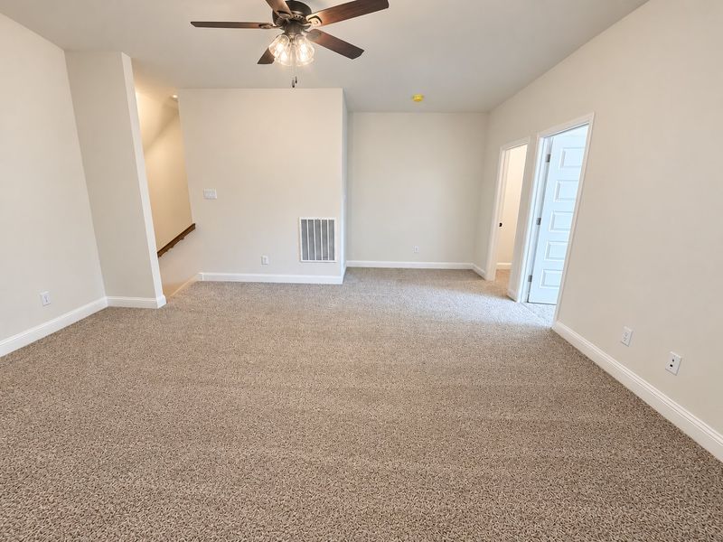 Spacious, unfurnished interior of a new home in Terra Vista Estates, Springtown (Image 23).