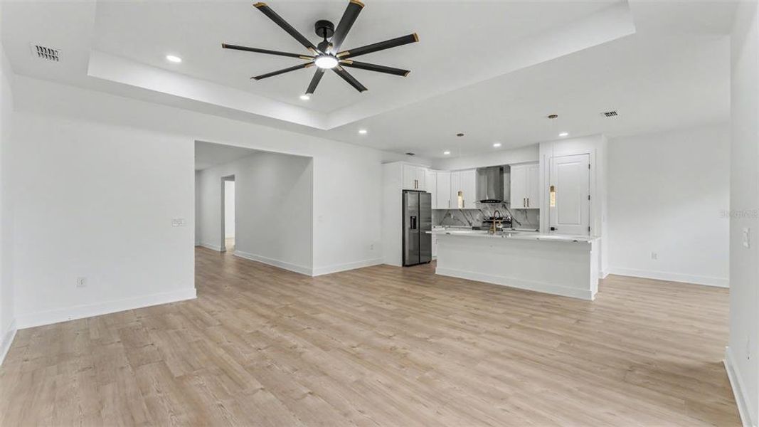 Spacious, unfurnished interior of a new home in , Davenport (Image 18).