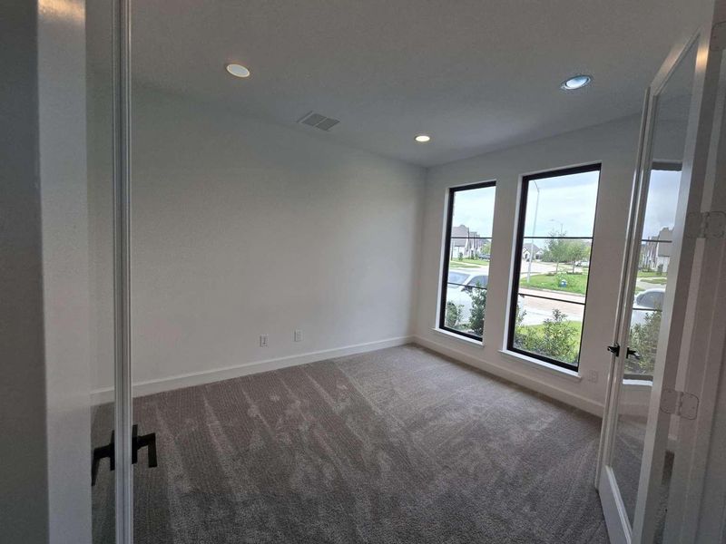 Spacious, unfurnished interior of a new home in , Richmond (Image 40).