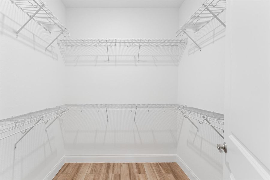 Walk-in Closet Walk-in Closet