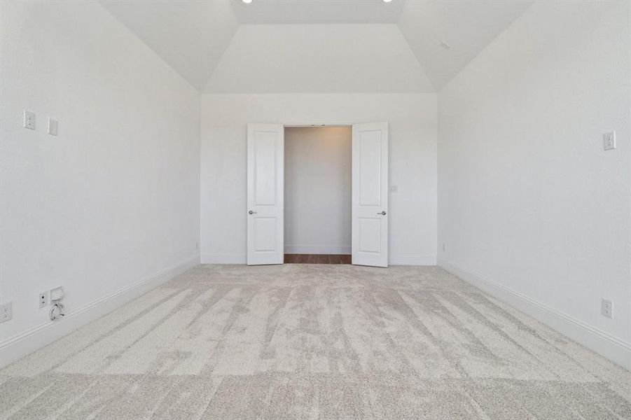 Spacious, unfurnished interior of a new home in Gean Estates, Keller (Image 25).