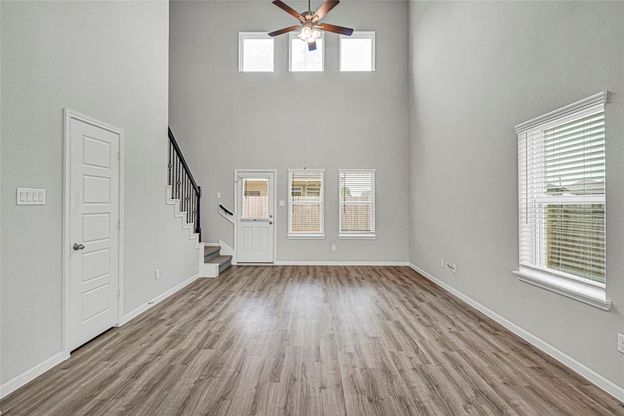 Spacious, unfurnished interior of a new home in Rollingbrook Estates, Baytown (Image 26).
