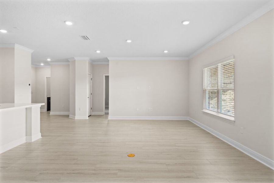Spacious, unfurnished interior of a new home in Windswept Estates, Freeport (Image 17).