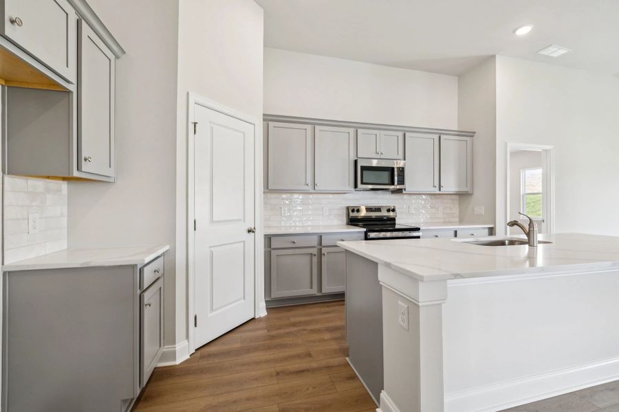 Furnished interior view inside a new home in Cades Bluff, Lebanon (Image 4).