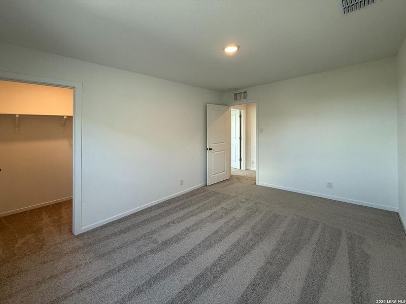 Spacious, unfurnished interior of a new home in Hennersby Hollow, San Antonio (Image 17). Spacious, unfurnished interior of a new home in Hennersby Hollow, San Antonio (Image 17).