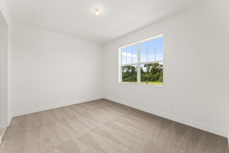 Spacious, unfurnished interior of a new home in Avila, Jensen Beach (Image 10).
