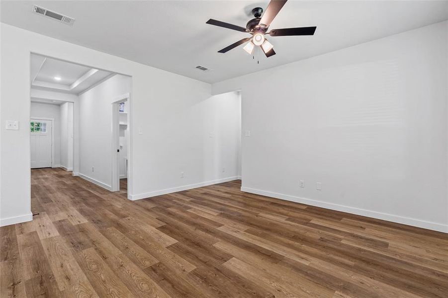 Spacious, unfurnished interior of a new home in , Celeste (Image 36).