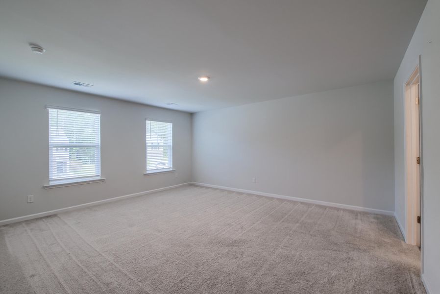 Spacious, unfurnished interior of a new home in Stone Ridge, Moncks Corner (Image 33).
