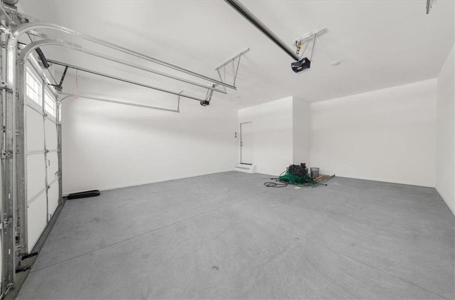 Spacious, unfurnished interior of a new home in , Gainesville (Image 59).