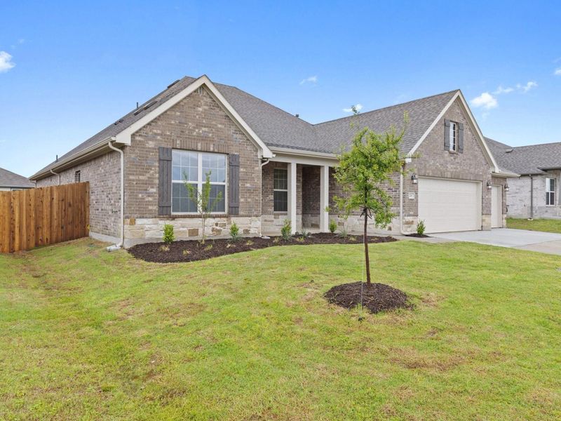 Exterior details and patio area of a home in Waverly Estates, Nevada (Image 3).