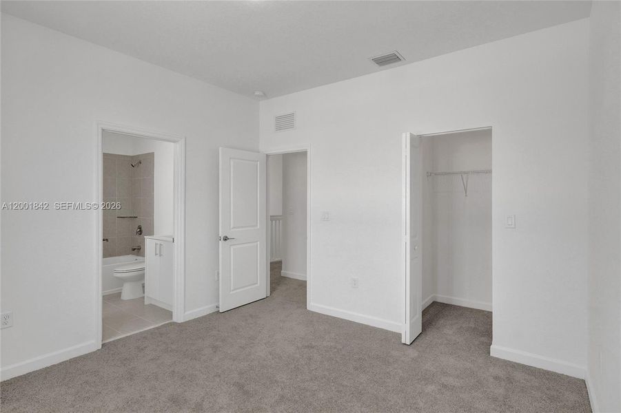 Spacious, unfurnished interior of a new home in , Homestead (Image 39).