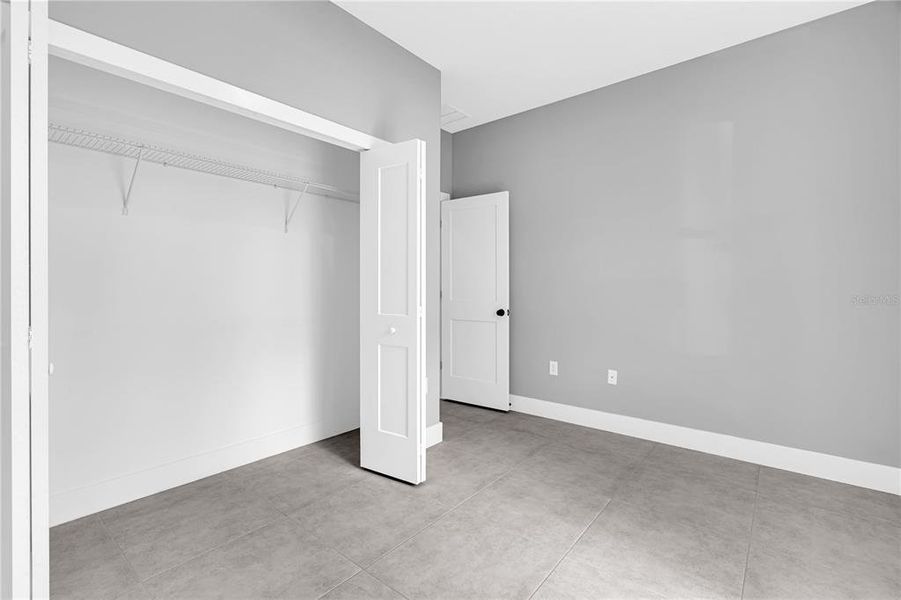 Spacious, unfurnished interior of a new home in , Port Charlotte (Image 18).