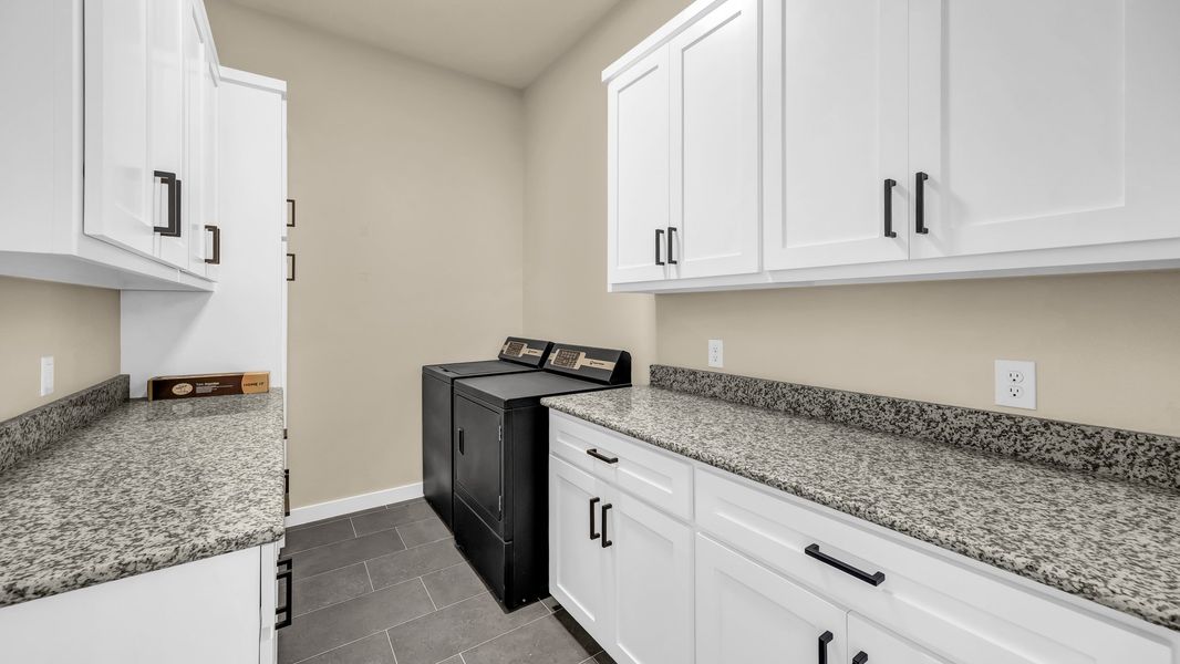 Furnished interior view inside a new home in Oak Water Ranch, Granbury (Image 7).