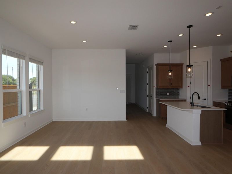 Spacious, unfurnished interior of a new home in Estancia West, Manchaca (Image 36). Spacious, unfurnished interior of a new home in Estancia West, Manchaca (Image 36).