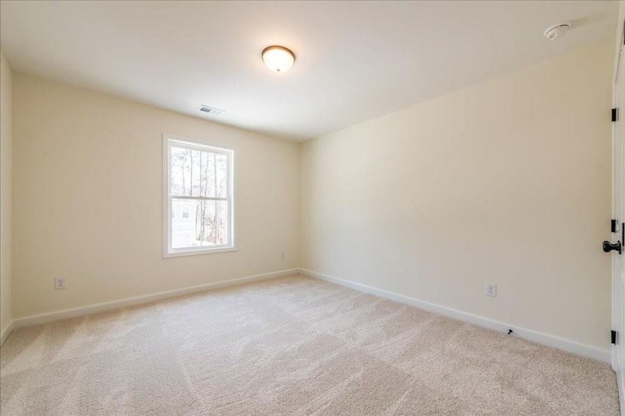 Spacious, unfurnished interior of a new home in Cherokee Township, Acworth (Image 35).