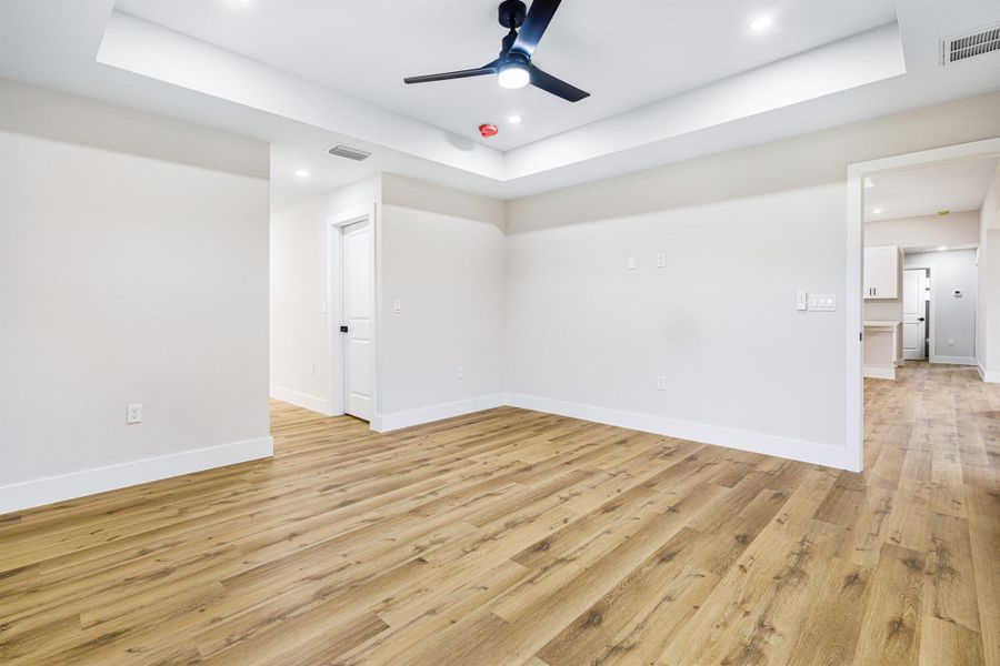 Spacious, unfurnished interior of a new home in , Lehigh Acres (Image 36).