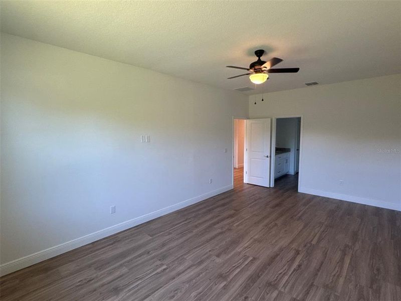 Spacious, unfurnished interior of a new home in , Apopka (Image 7).