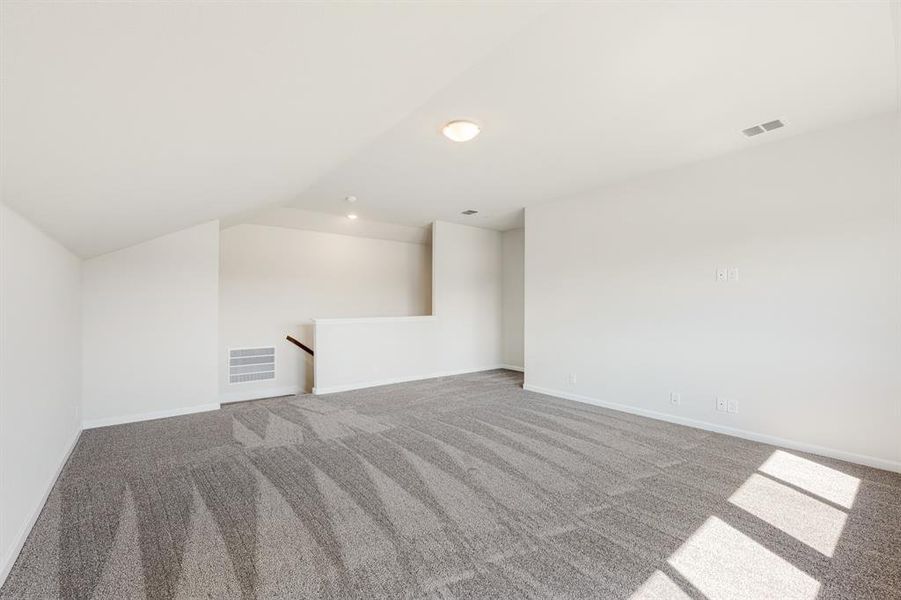 Spacious, unfurnished interior of a new home in Bear Creek Elements, Lavon (Image 33).