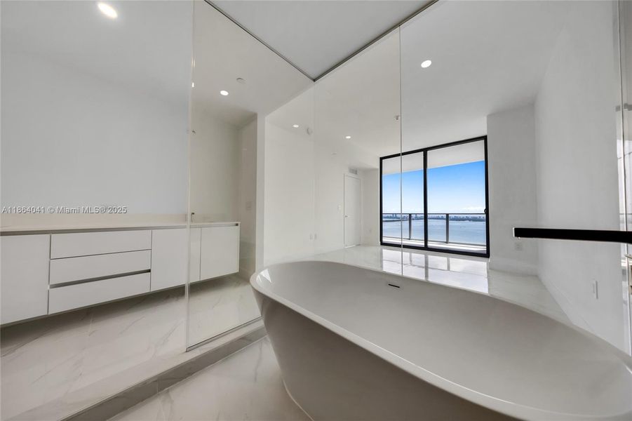 Spacious, unfurnished interior of a new home in Aria Reserve, Miami (Image 30). Spacious, unfurnished interior of a new home in Aria Reserve, Miami (Image 30).