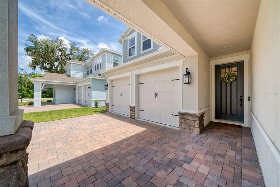 Exterior details and patio area of a home in , Orlando (Image 3).