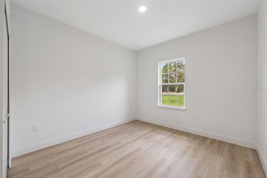 Spacious, unfurnished interior of a new home in , Ocala (Image 30).